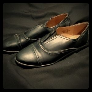 Black dress shoes